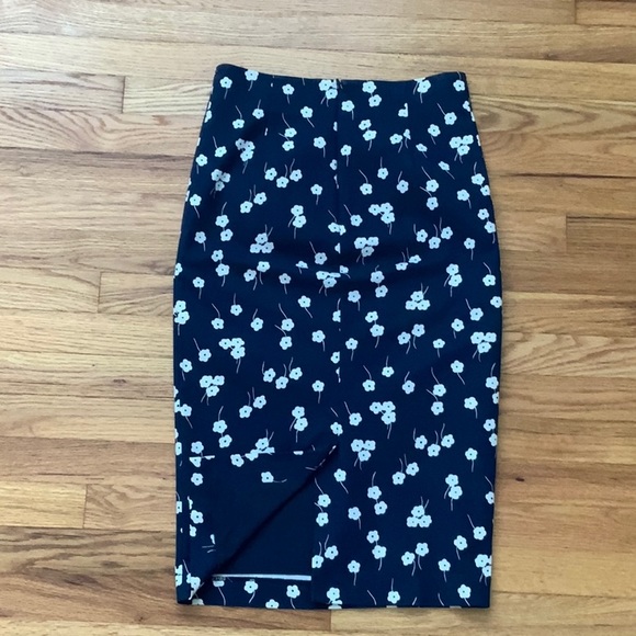 Boden Navy Floral Pencil Skirt 4L - Picture 5 of 8